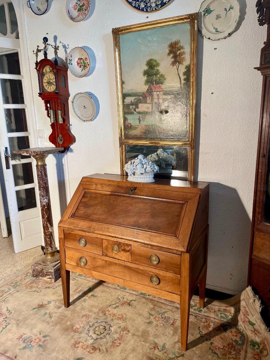 Desk, Sloping, Secretary, Louis XVI In Walnut, 18th Century. 