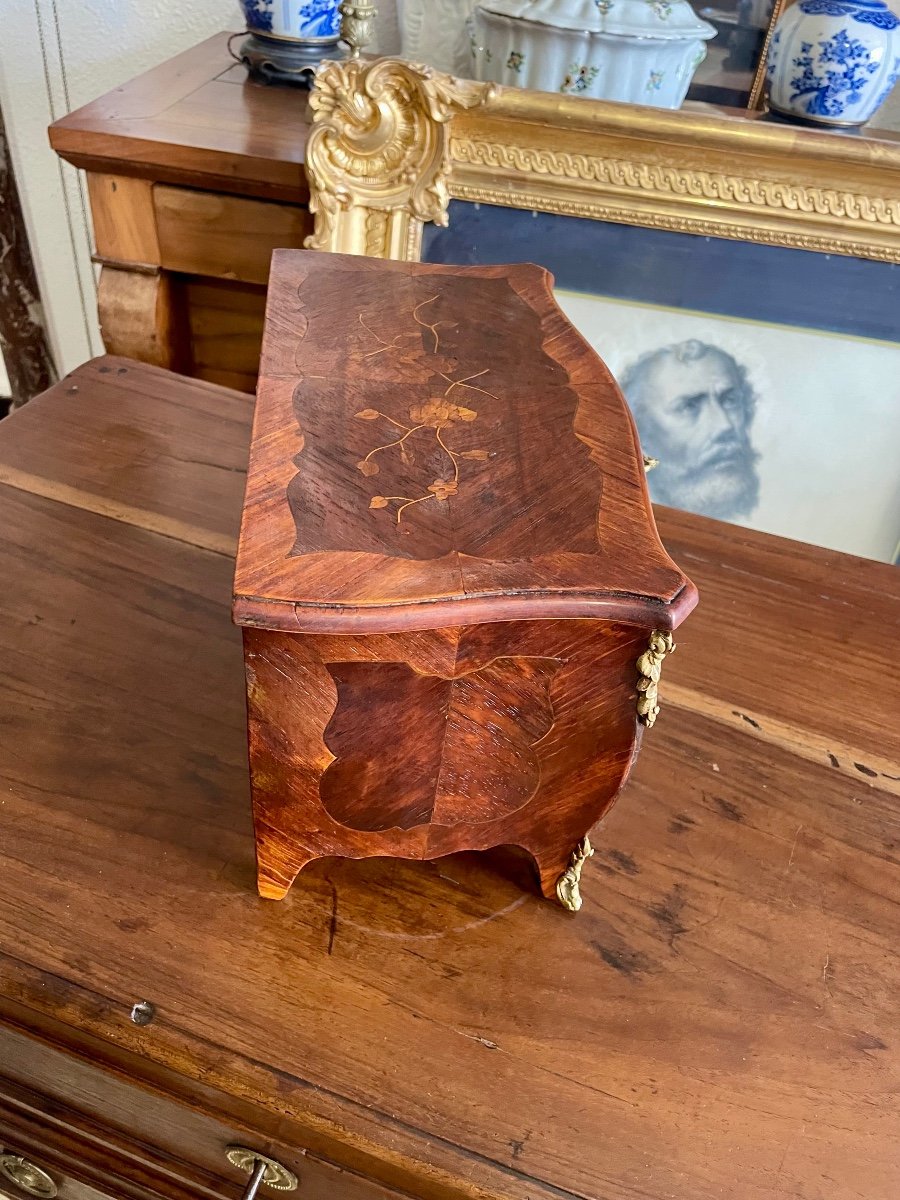 Petite Commode De Maîtrise Galbée,louis XV, En Marqueterie D’époque XIXe Siècle.-photo-4