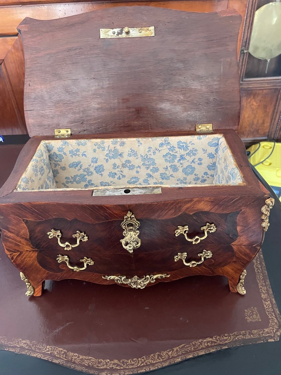 Petite Commode De Maîtrise Galbée,louis XV, En Marqueterie D’époque XIXe Siècle.-photo-1