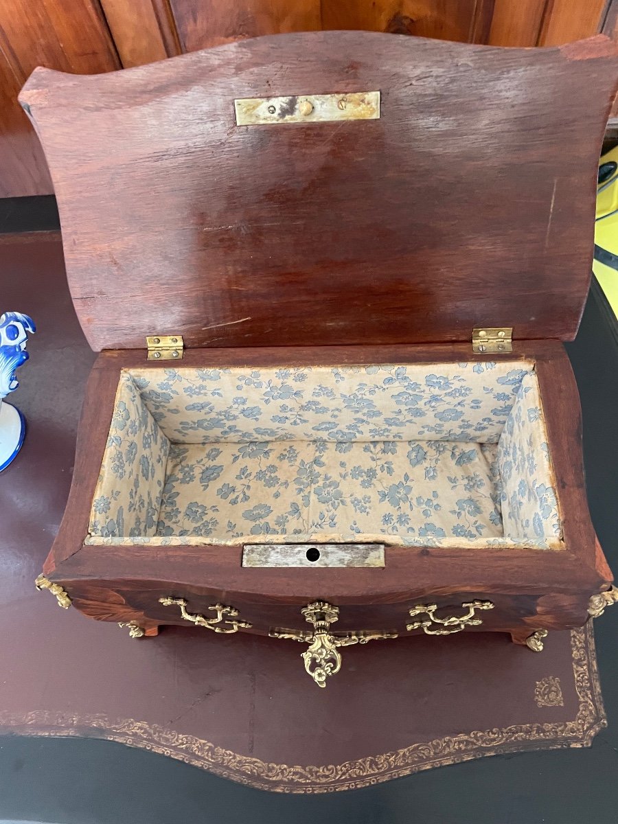 Petite Commode De Maîtrise Galbée,louis XV, En Marqueterie D’époque XIXe Siècle.-photo-2