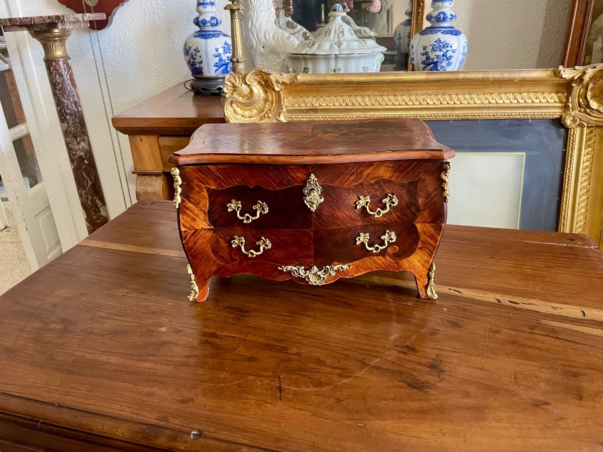 Petite Commode De Maîtrise Galbée,louis XV, En Marqueterie D’époque XIXe Siècle.-photo-3