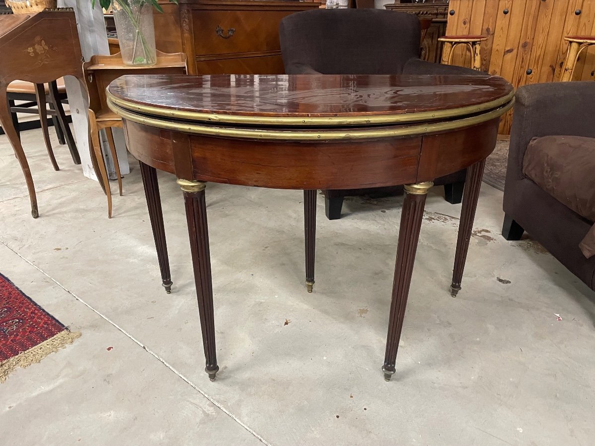 Louis XVI Half Moon Table In Mahogany From The 18th Century.