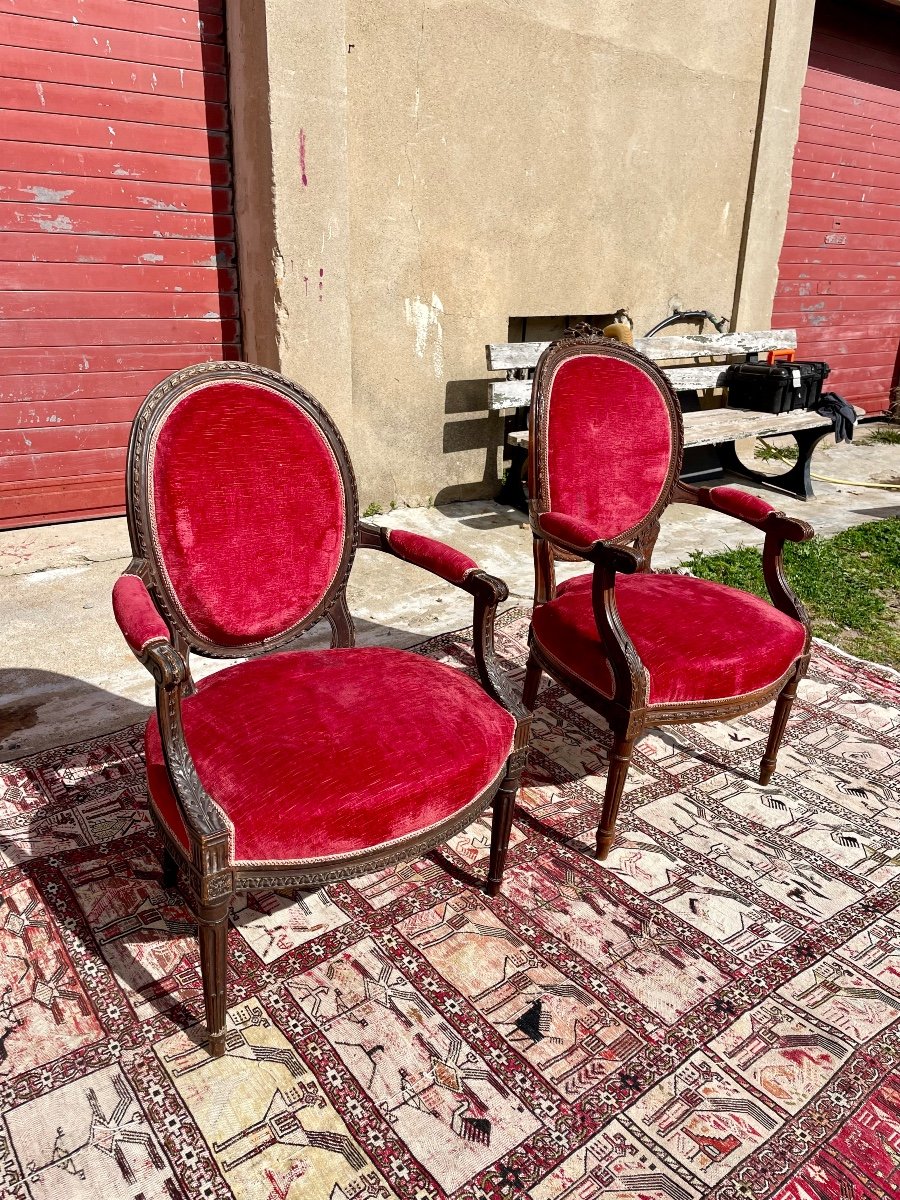 Pair Of Louis XVI Armchairs With Medallion From The 19th Century.-photo-2