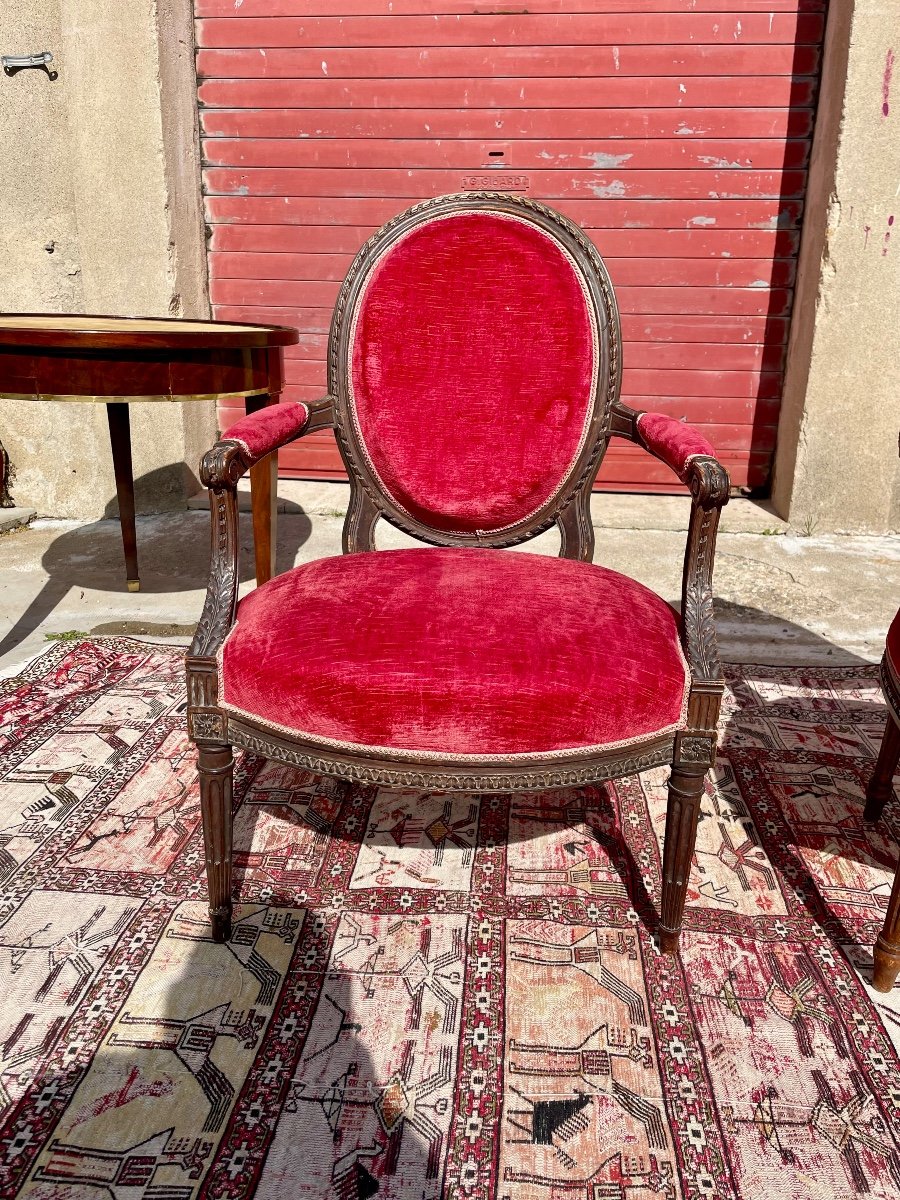 Pair Of Louis XVI Armchairs With Medallion From The 19th Century.-photo-5