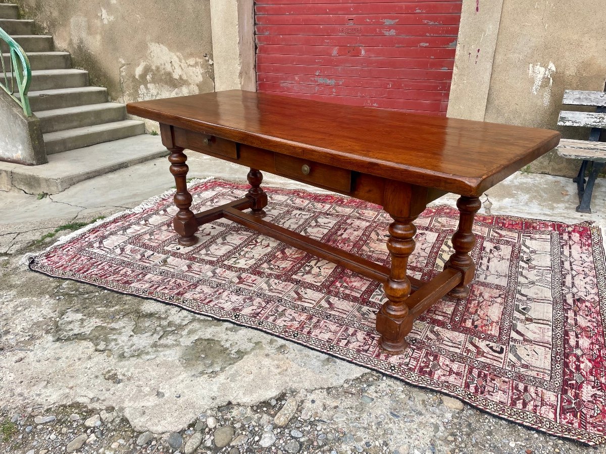 Table De Ferme Louis XIII, En Noyer D époque 1900.