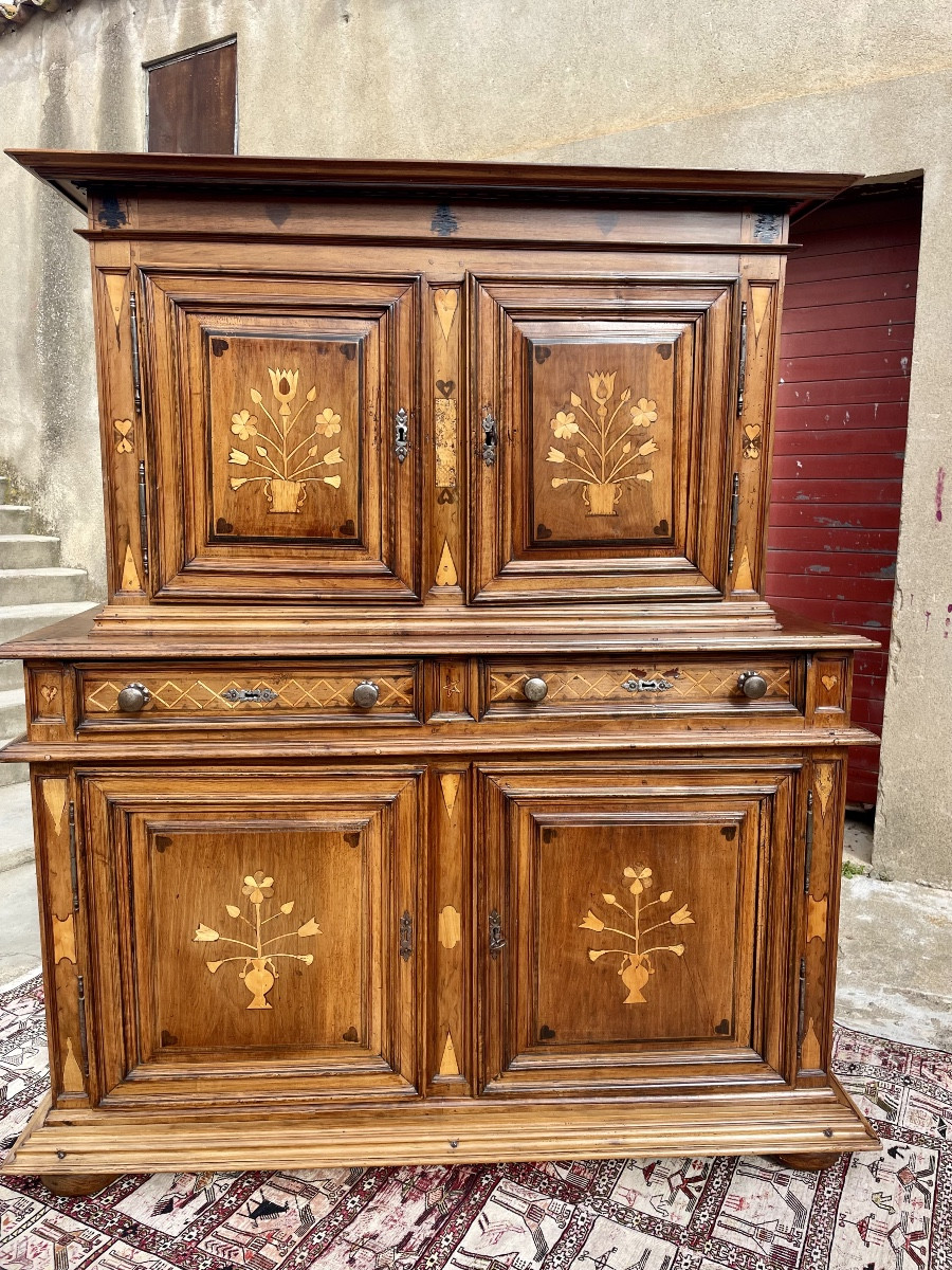 Buffet Cabinet Louis XIII En Noyer Blond D époque XVIIem Siècle.