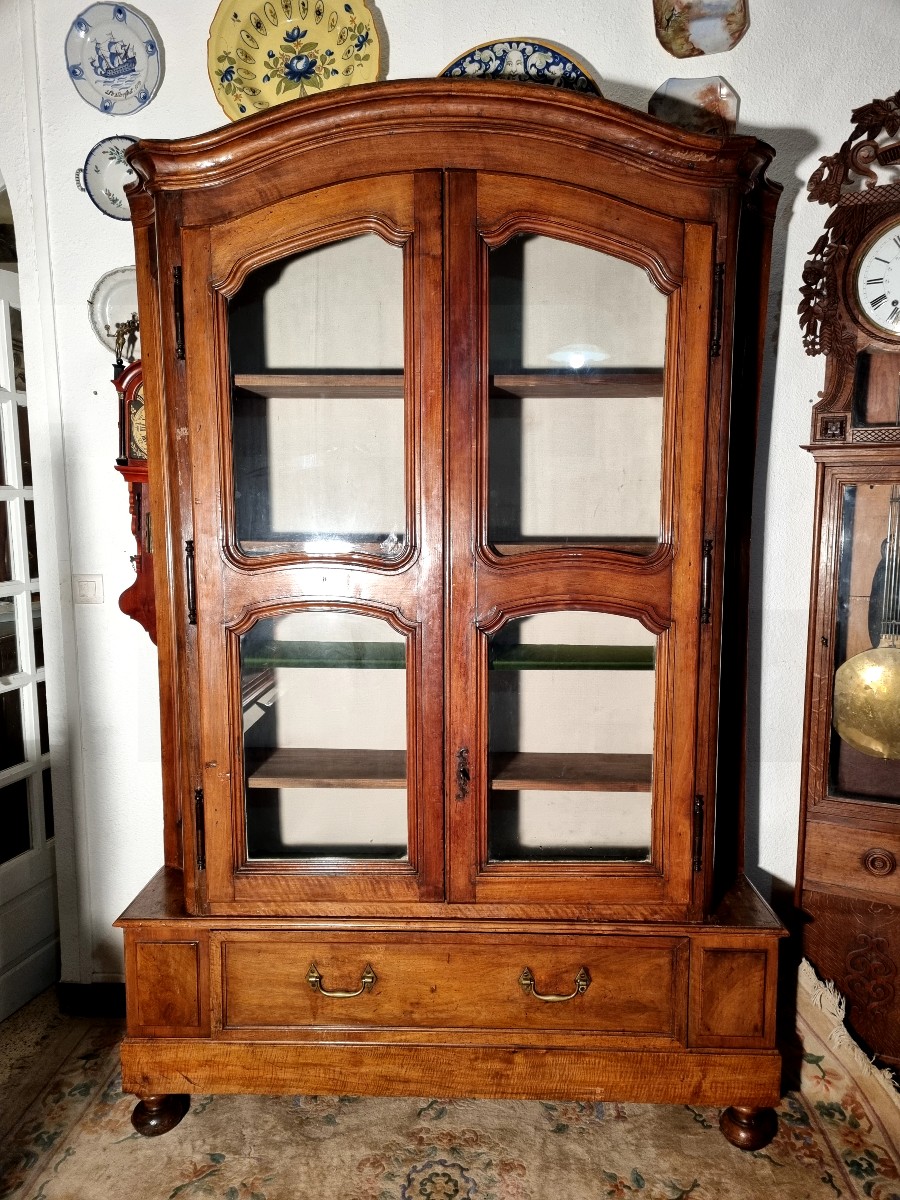 Display Cabinet, Louis XV Bookcase In Walnut, 18th Century