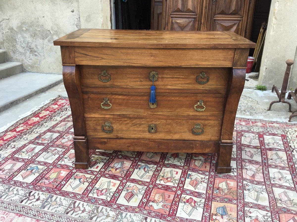 Restoration Commode In Walnut With Crosse 19th Century