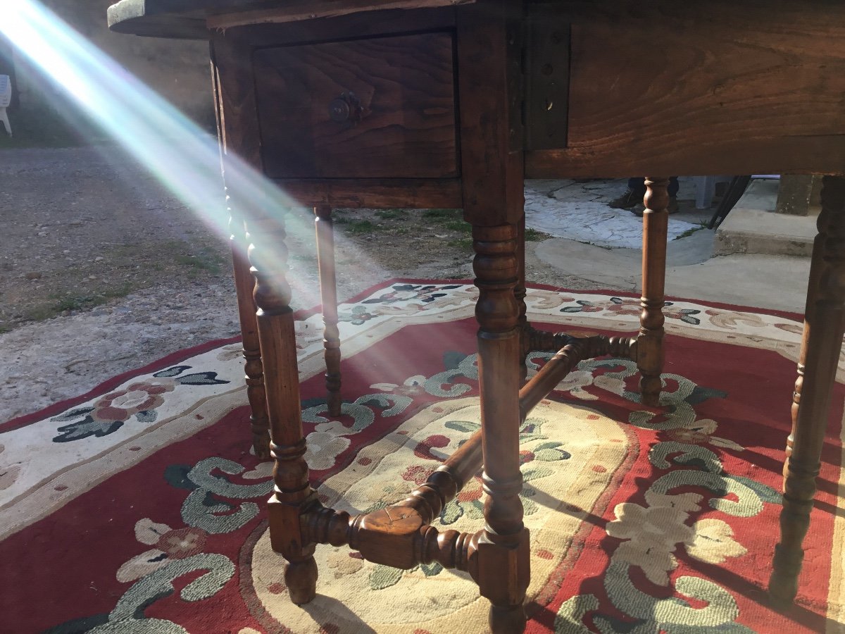 Louis XIII Walnut Wallet Table, 17th Century-photo-1