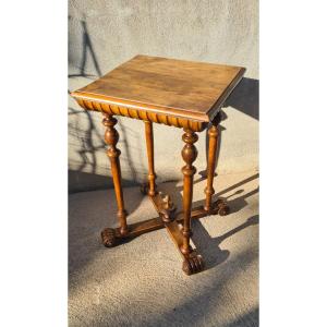 Middle Table, Renaissance Style Pedestal Table In Walnut, 19th Century