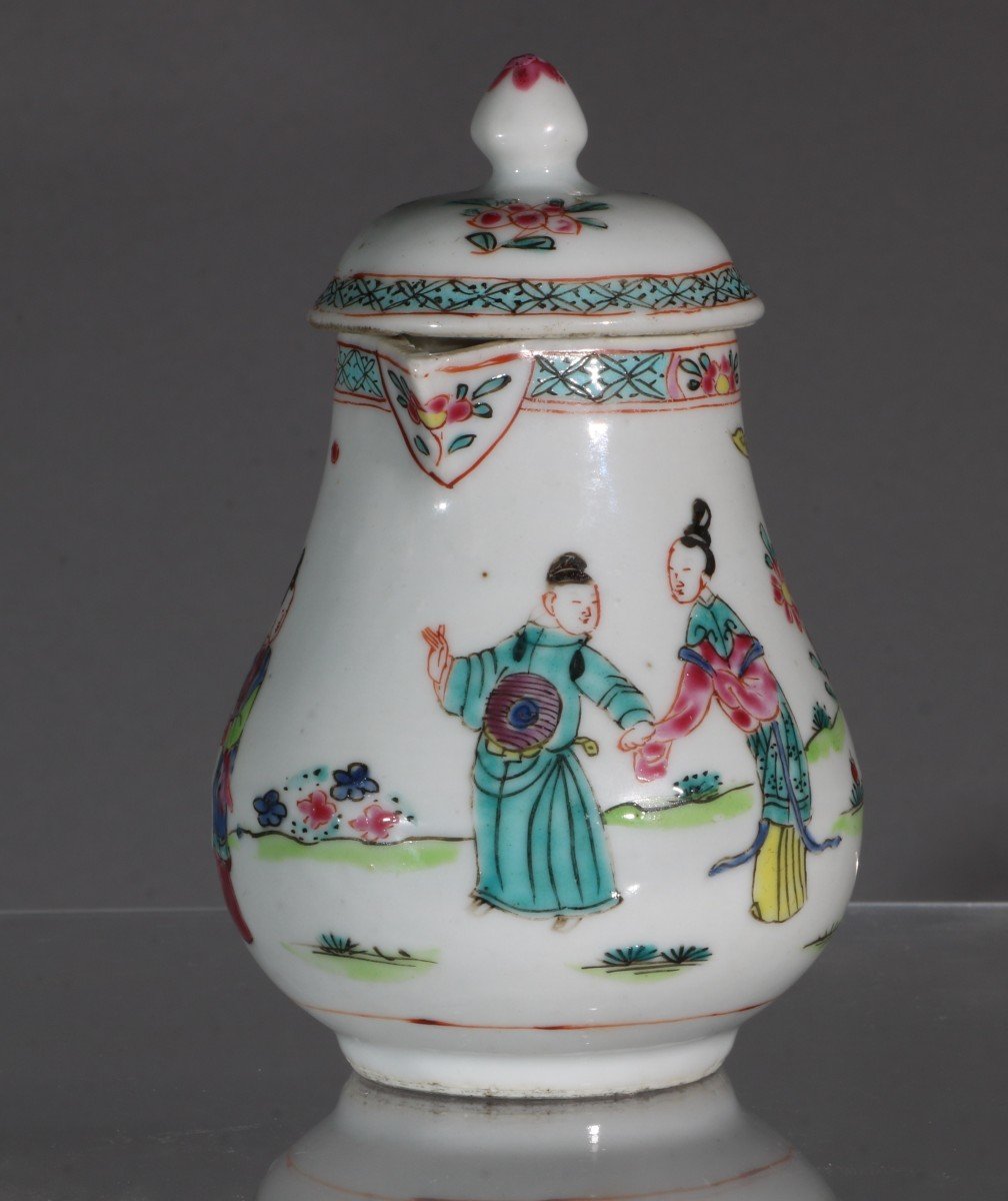 A Fine Yongzheng Famille Rose Cream Pot And Lid-photo-4