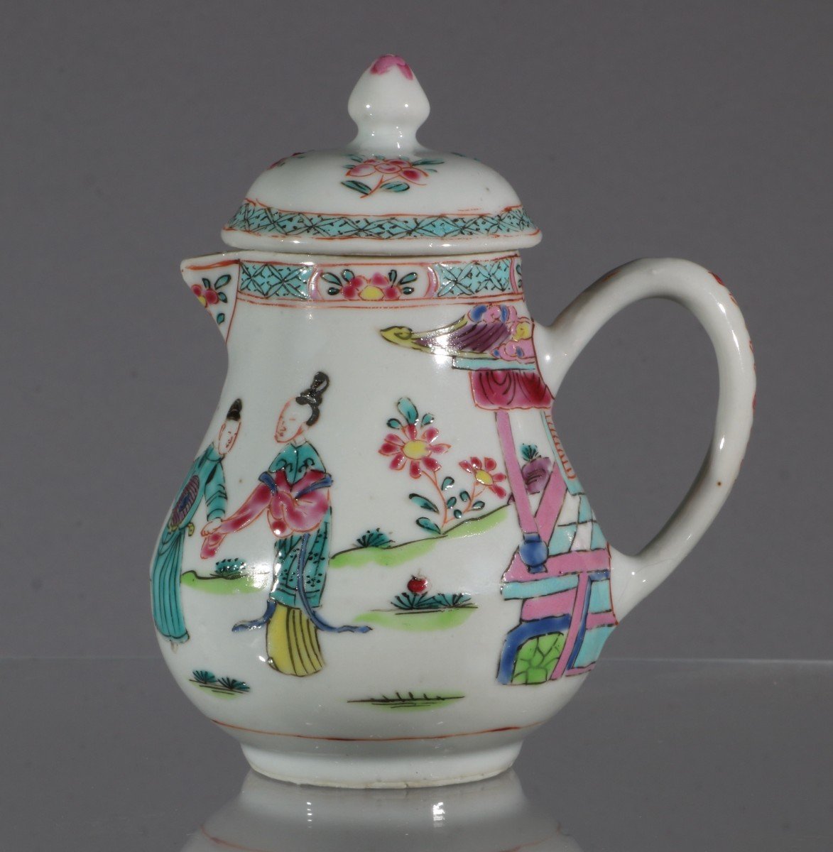 A Fine Yongzheng Famille Rose Cream Pot And Lid-photo-3