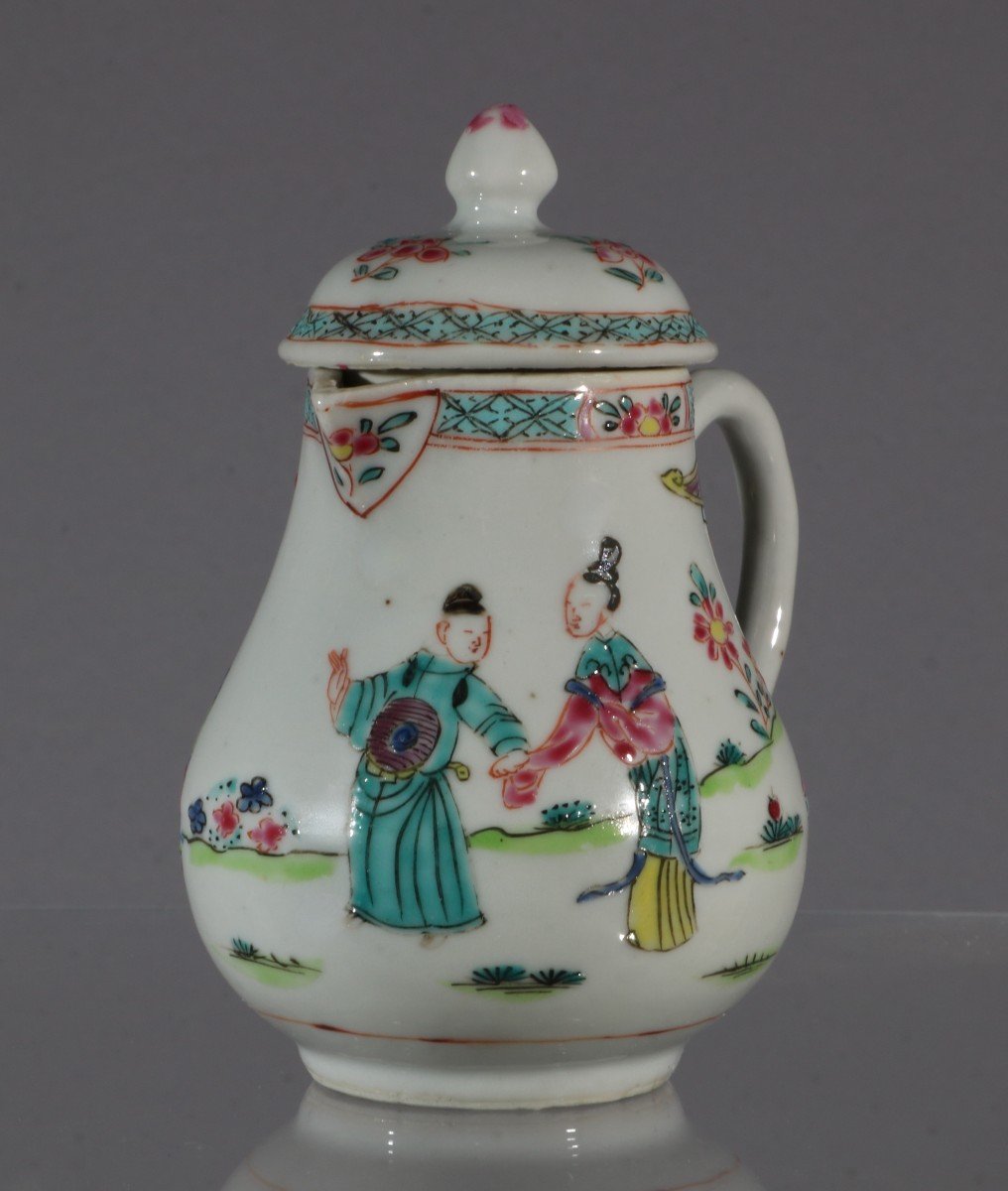 A Fine Yongzheng Famille Rose Cream Pot And Lid