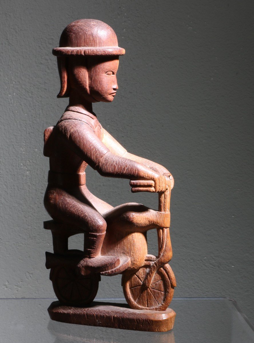 20th Century Colonial Kamba Figurine