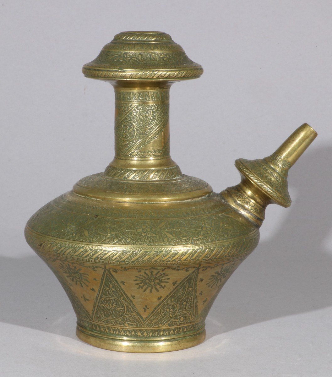  Kendi Java In Engraved Brass, 19th/20th Century