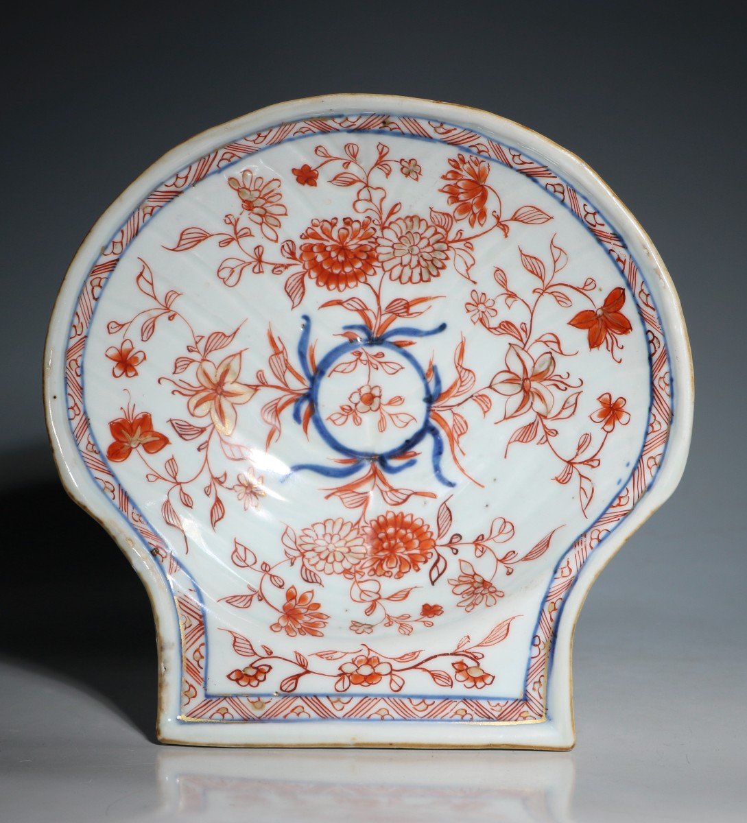 Plat Chinois Imari En Forme De Coquillage Kangxi Vers 1720-photo-2