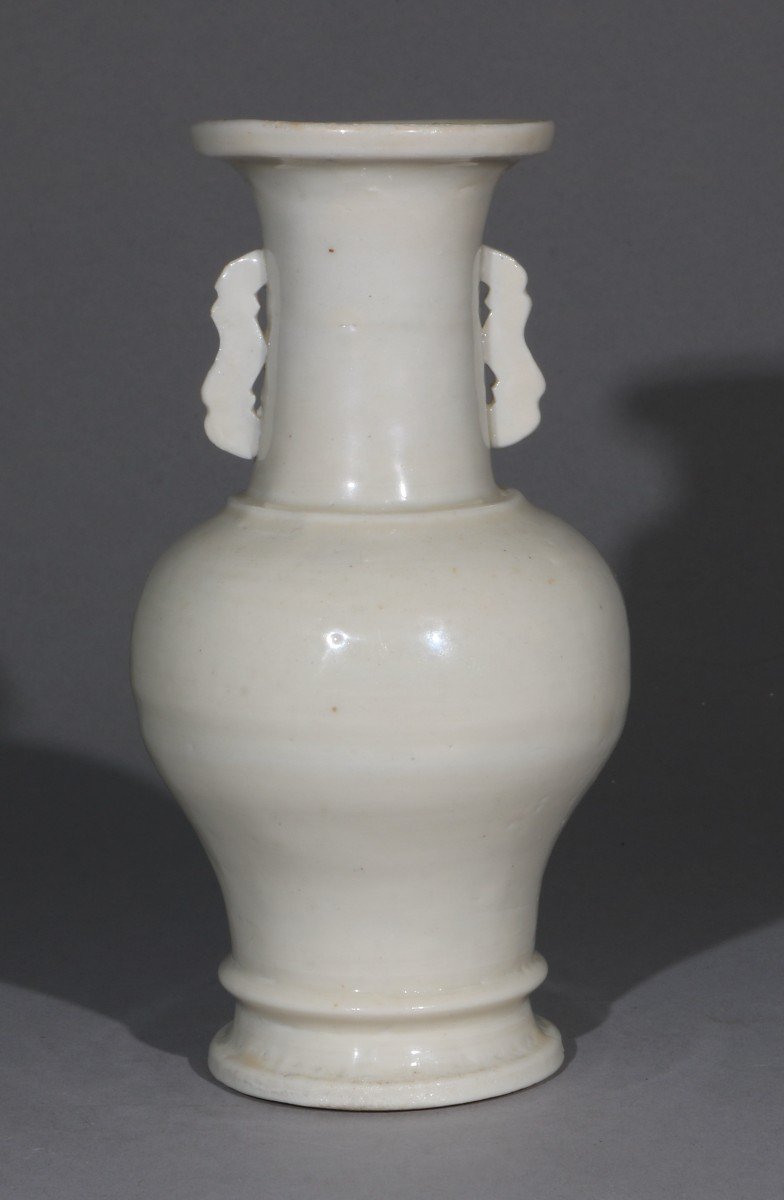 A Chinese Blanc De Chine Vase L Ming-photo-4