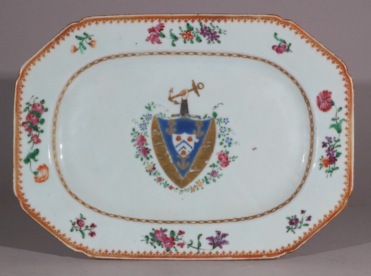 A Qianlong Armorial Meat Plate C1755/65-photo-2