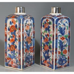 A Pair Of Verte Imari Gin Flasks Kangxi E18thc