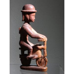 Figurine Coloniale Kamba Du XXe Siècle