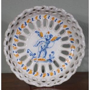 A Small Maiolica Crespina Faenza 17th