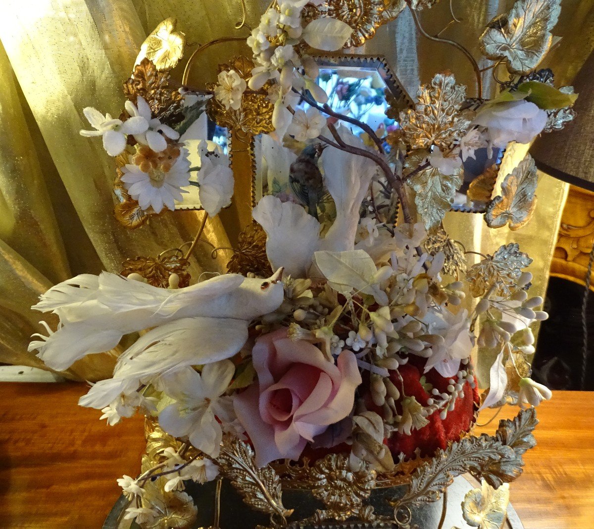 Bridal Bouquet Under Globe  Napoleon III-photo-2