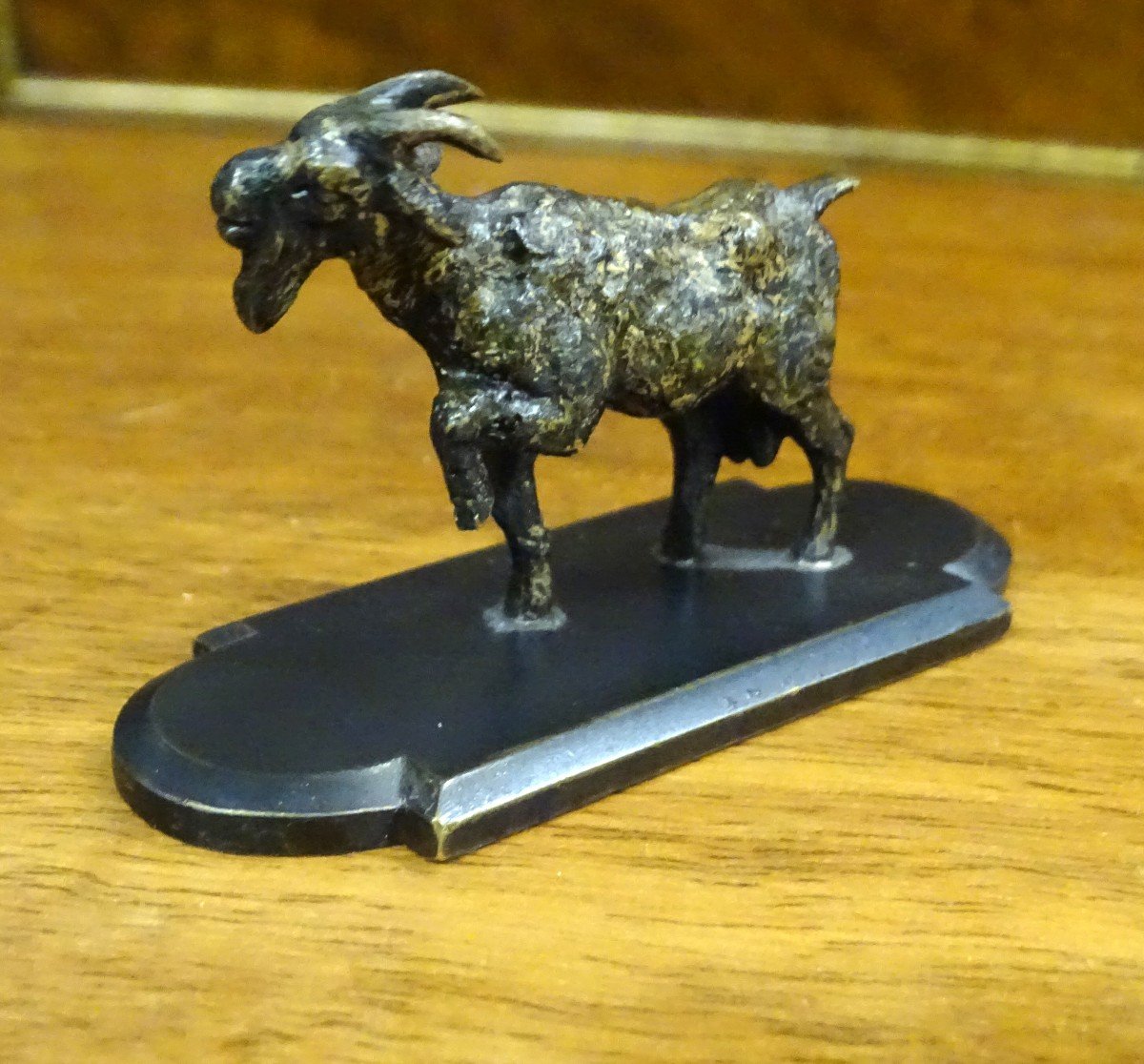 Small Bronze Goat 19th-photo-3