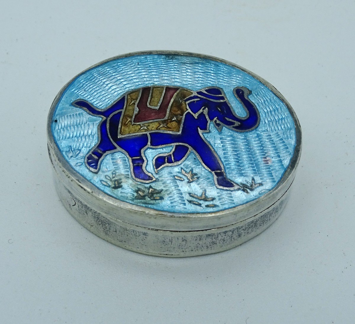 Pillbox In Enamelled Silver India 20th Century