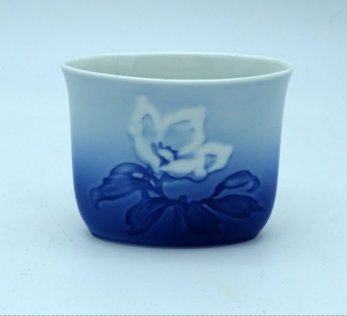 Small Bing And Grondahl Lotus Vase Copenhagen 20th