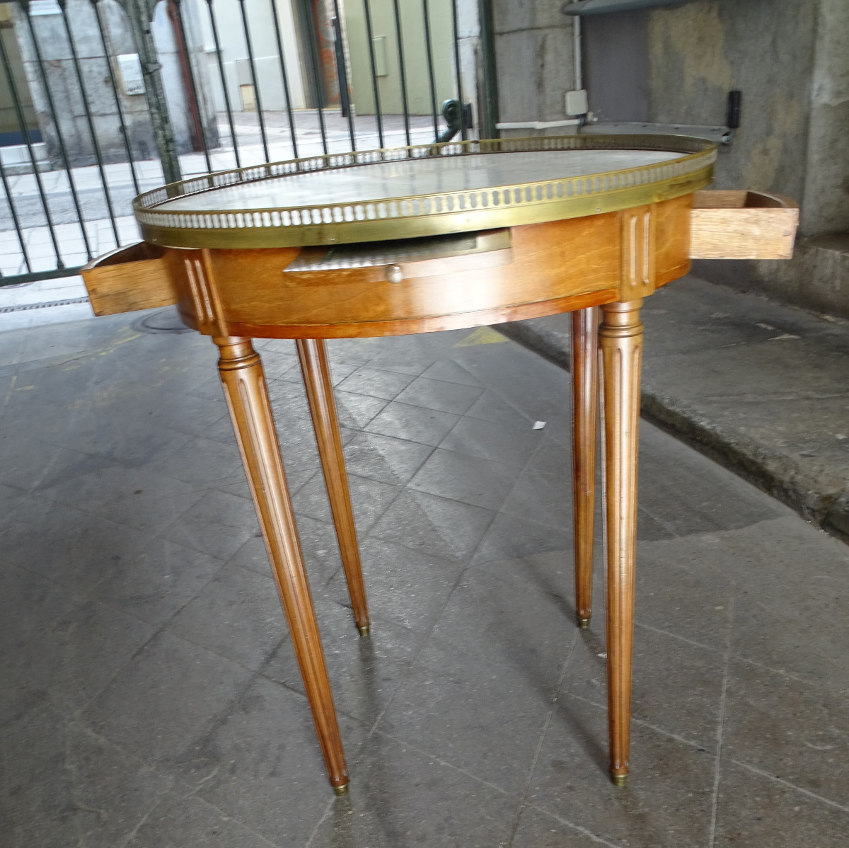 Late 19th Mahogany Bouillotte Table-photo-2