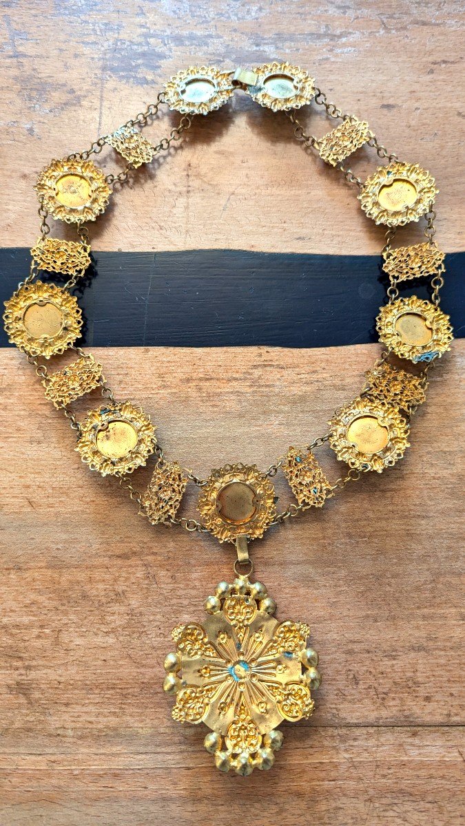 Imposant collier de théâtre ou de Vierge-Strass et cabochons-photo-1