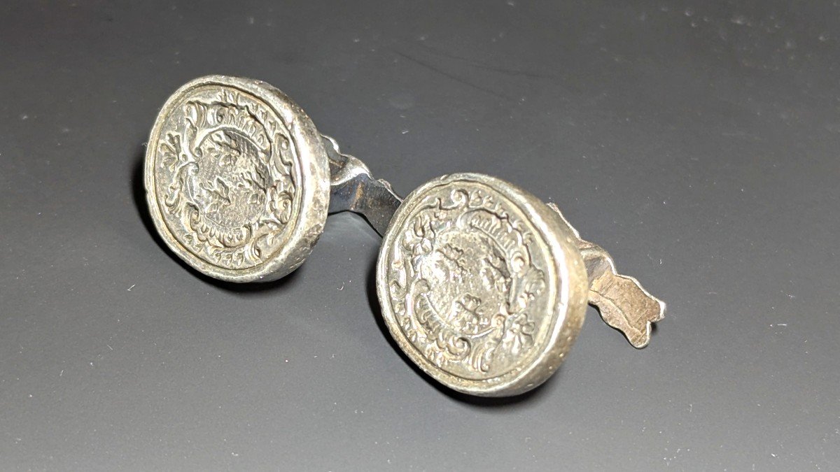 Seals On Your Wrists, In Solid Silver-cufflinks-jewelry-photo-3