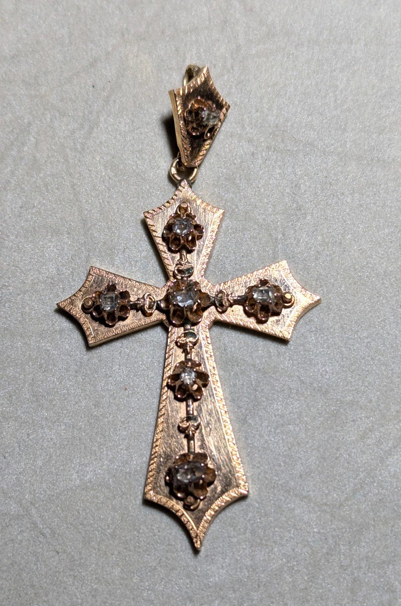 Croix régionale 19ème, en or, et éclats de diamant-Bijou