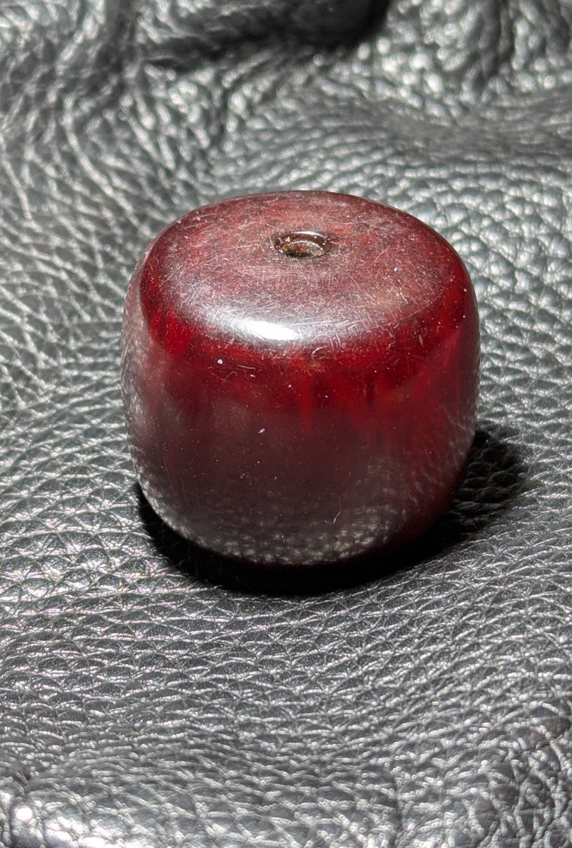 Very Large Pearl, Art Deco, In Red Cherry Bakelite-jewel