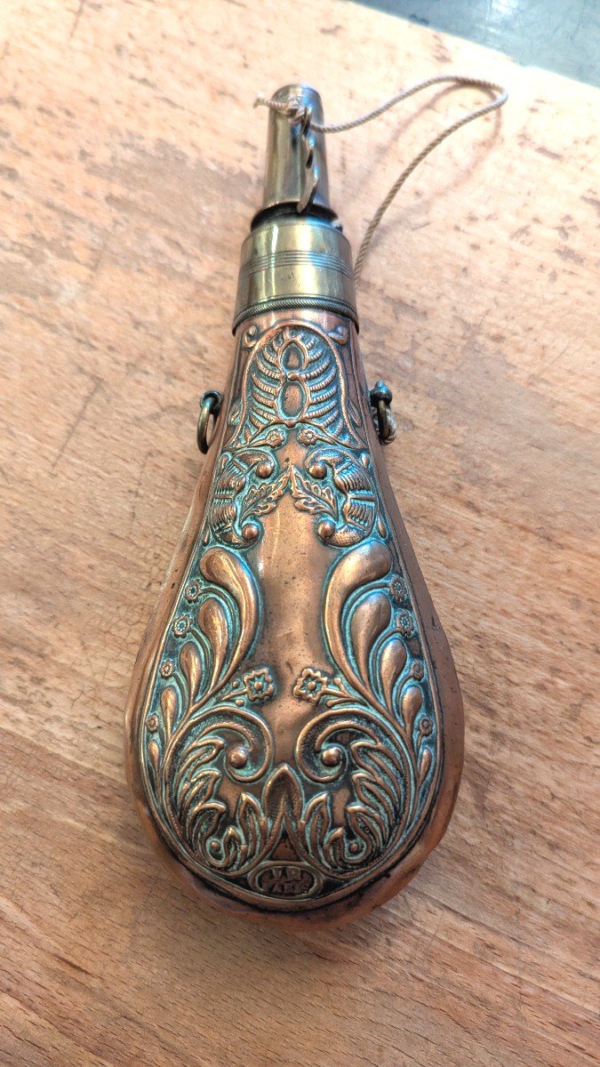 Powder Flask, 19th Century, In Embossed Copper, With Measuring Cap 