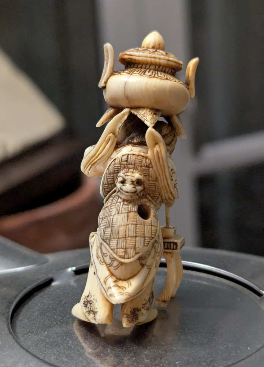 Netsuke d'une grande finesse, signé-Japon-photo-3