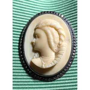 Art Deco Brooch, With Cameo On Ivory Signed-bijou