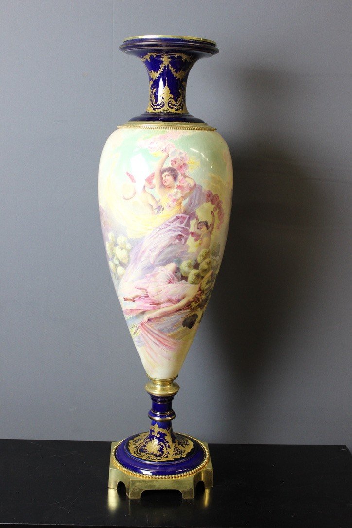 Large Earthenware Vase In The Taste Of Sèvres And Gilt Bronze XIX