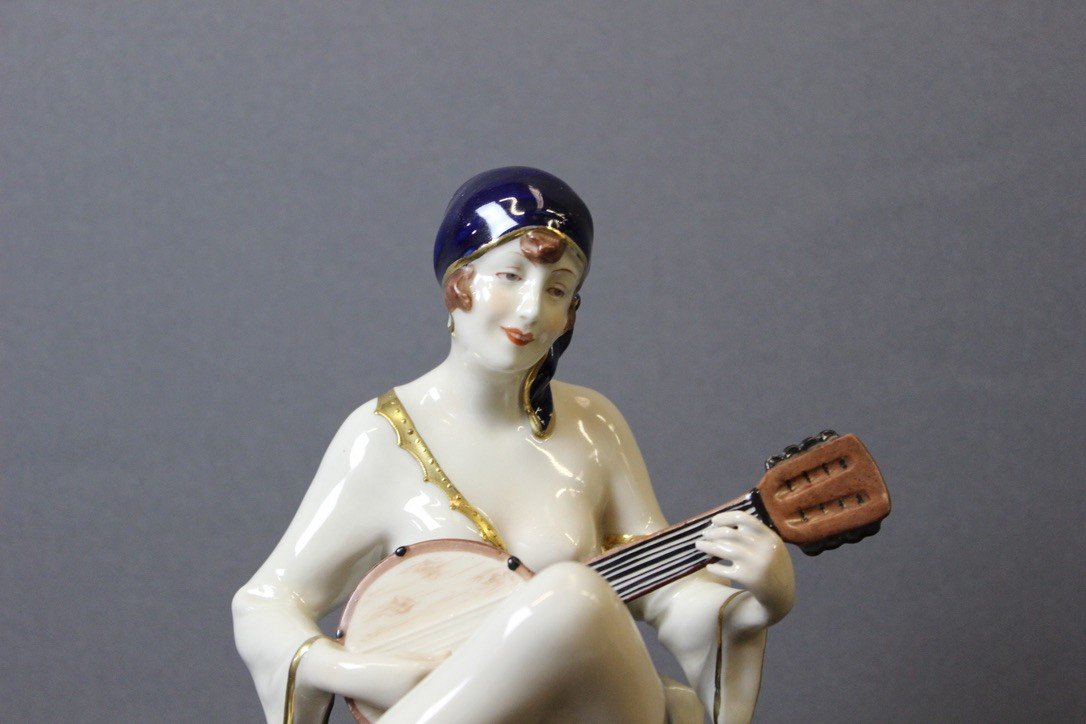 Joueuse De Mandoline d'époque Art Déco En Porcelaine Par Royal Dux -photo-2