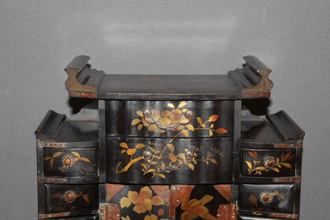 Cabinet Japonais En Laque Noire Et Or Vers 1900-photo-2