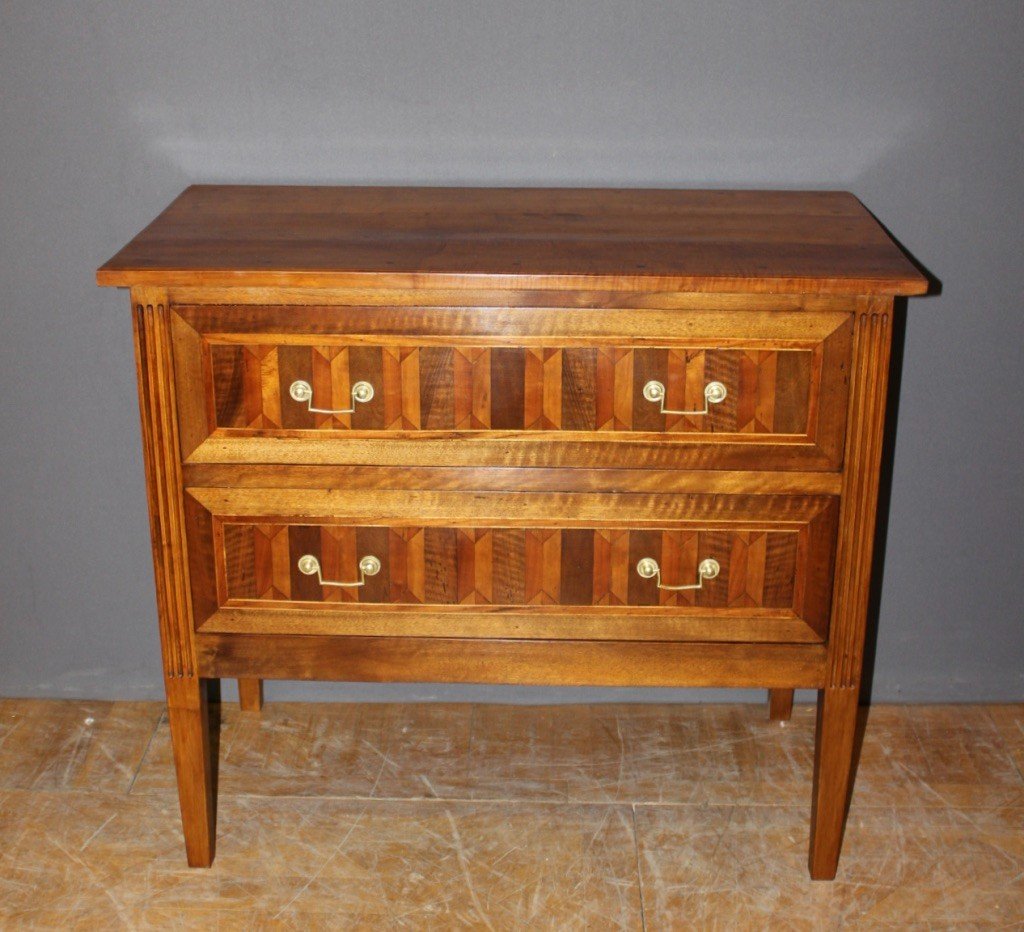 Louis XVI Style Chest Of Drawers In Walnut And Marquetry 19th Century 