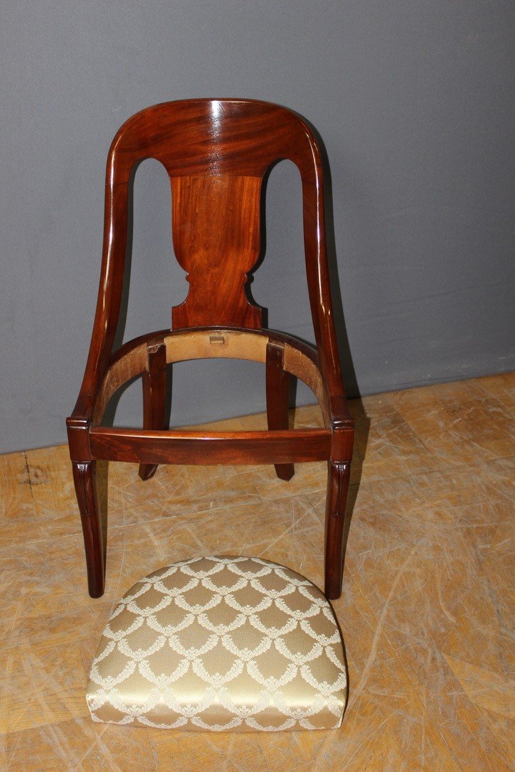 Set Of Four 19th Century Mahogany Gondola Chairs -photo-3