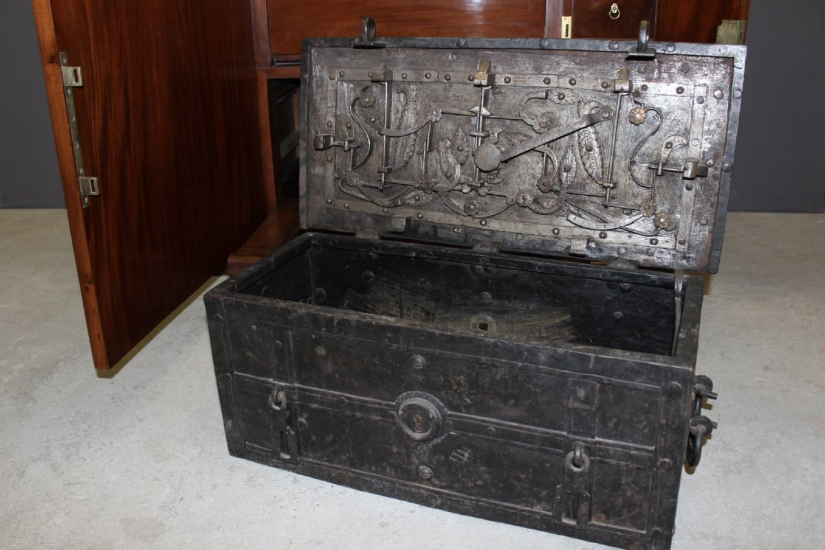 19th Century Corsair Safe In Mahogany-photo-3