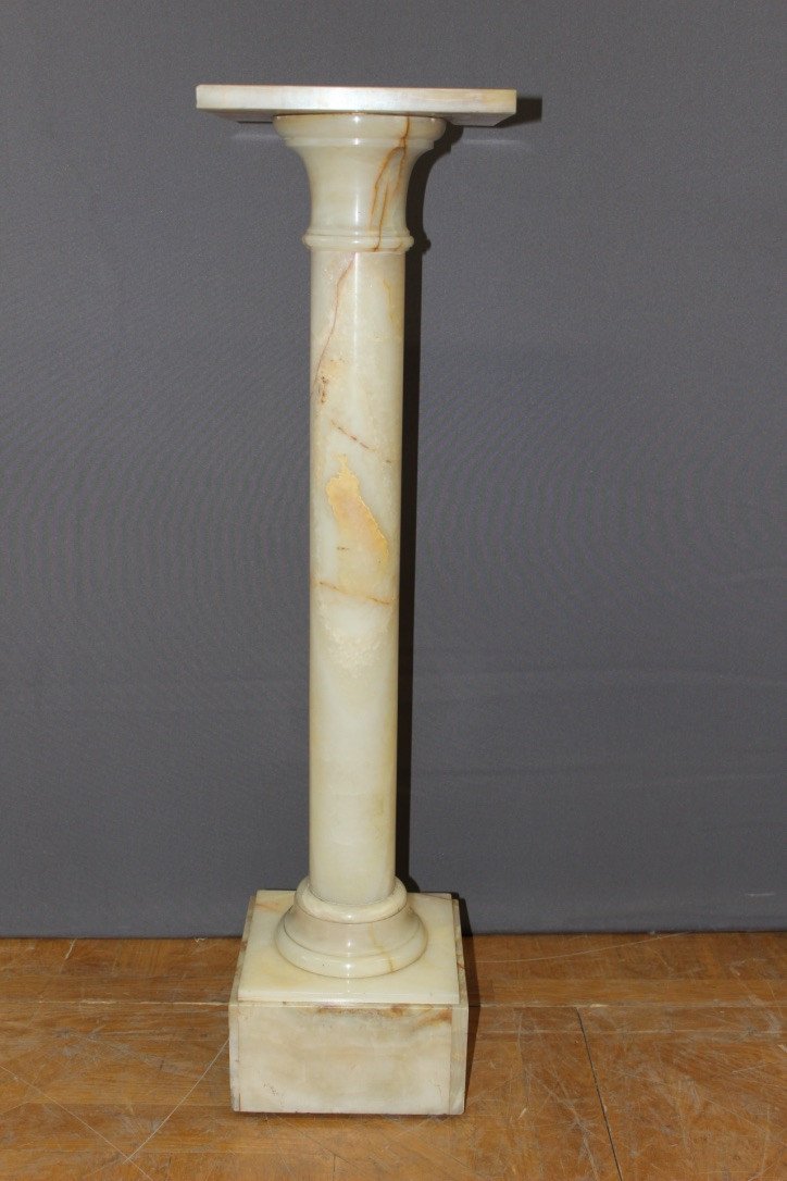 Onyx Presentation Column With Swivel Top-photo-6