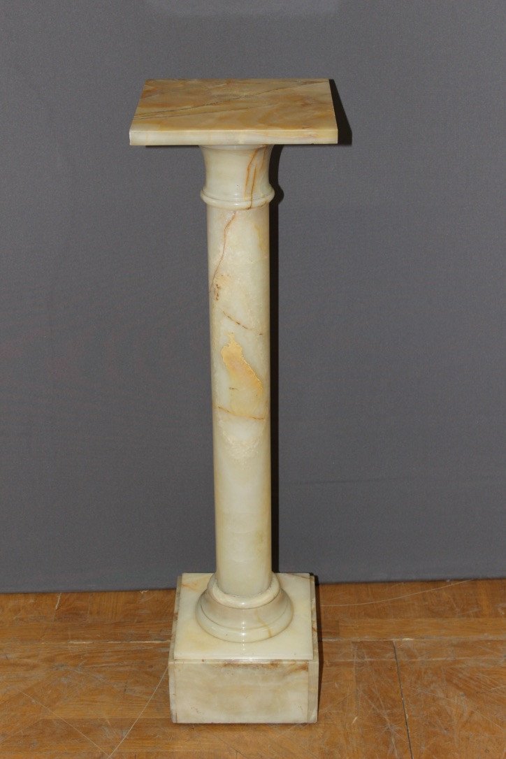 Onyx Presentation Column With Swivel Top-photo-8