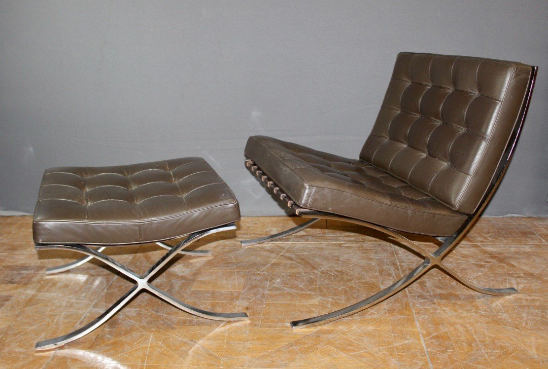 Fauteuil Barcelona Et Son Ottoman Par Mies Van Der Rohe Vers 1970