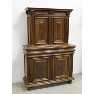 Louis XIII Two-body Cabinet With Recess In Walnut Late 17th Century 