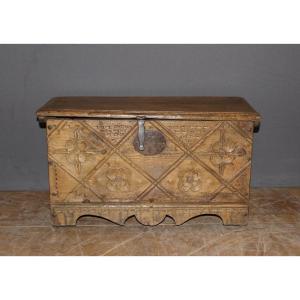 Small Larch Mountain Chest, Late 18th Century 