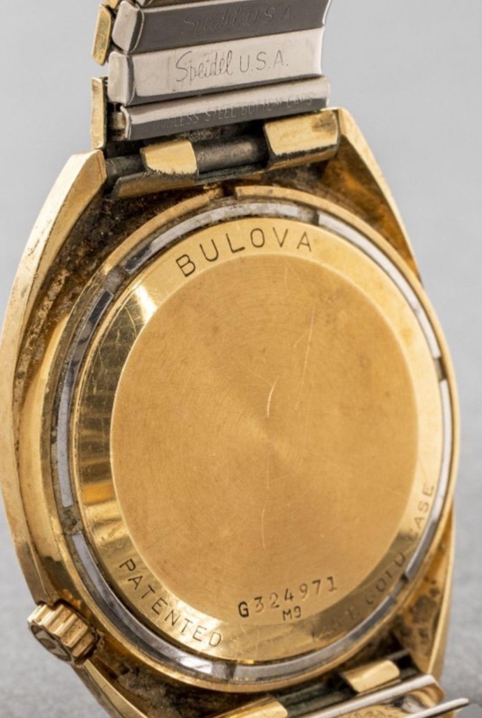 Bulova Accutron Gold-photo-2