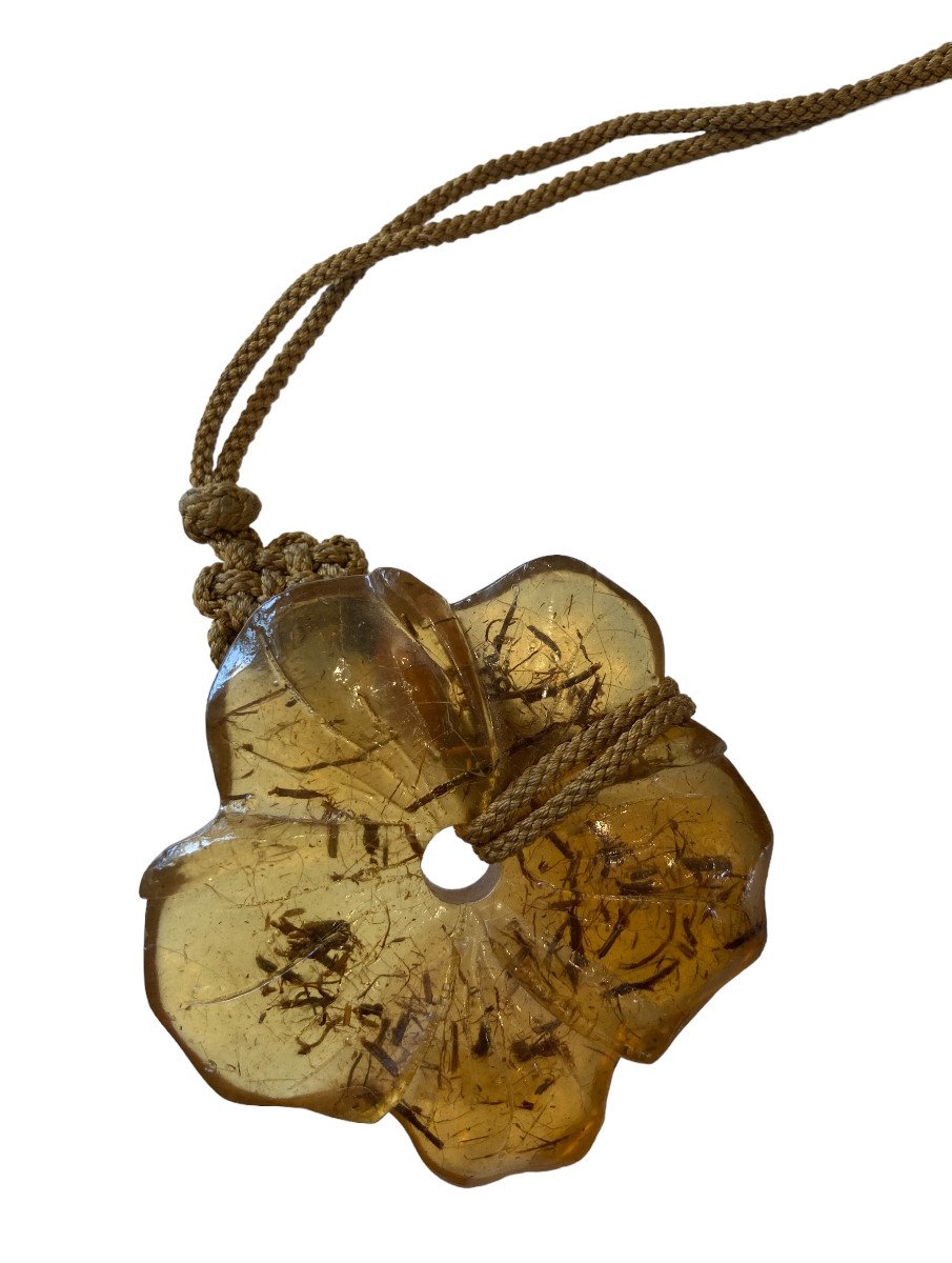 Amber Pendant In The Shape Of A Flower, China, Late 19th Century